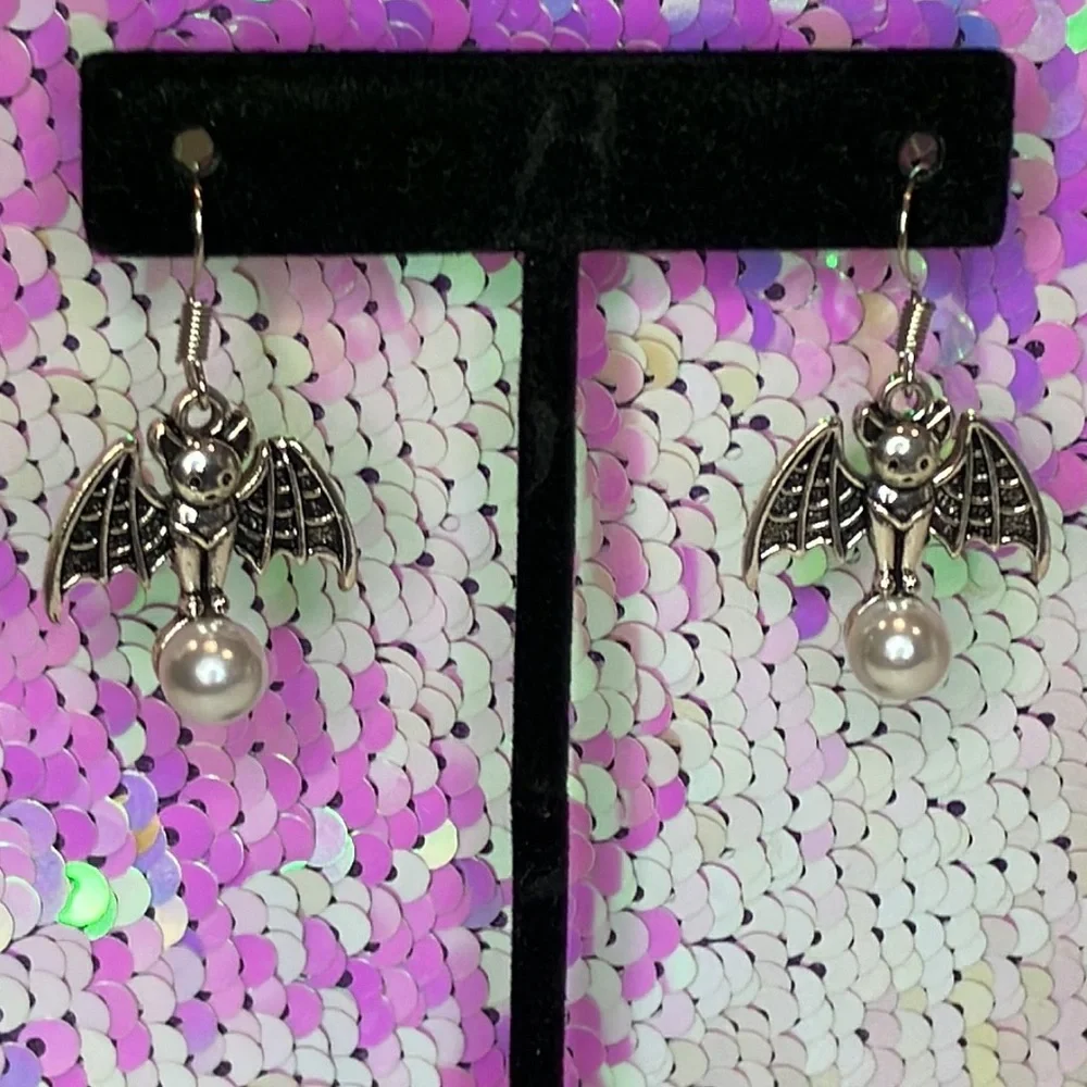 Cute Bat Earrings With Pearl